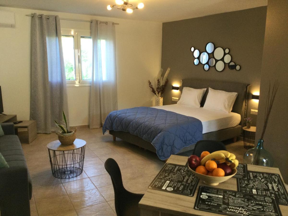 Vladimiros Apartments Barbati Exterior photo