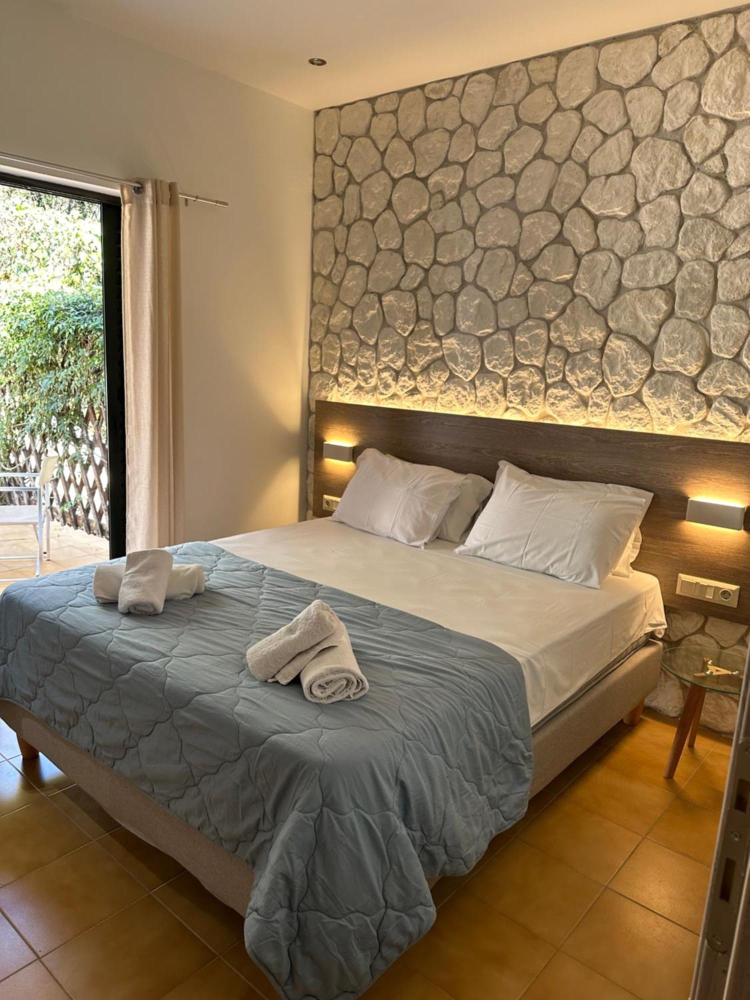 Vladimiros Apartments Barbati Exterior photo