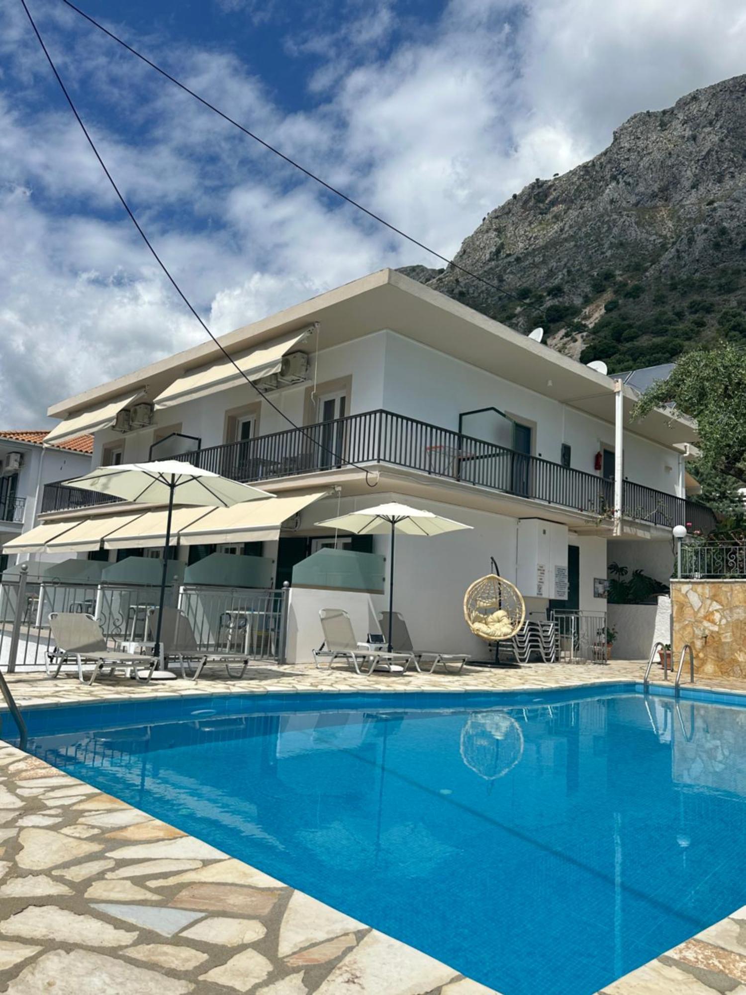 Vladimiros Apartments Barbati Exterior photo