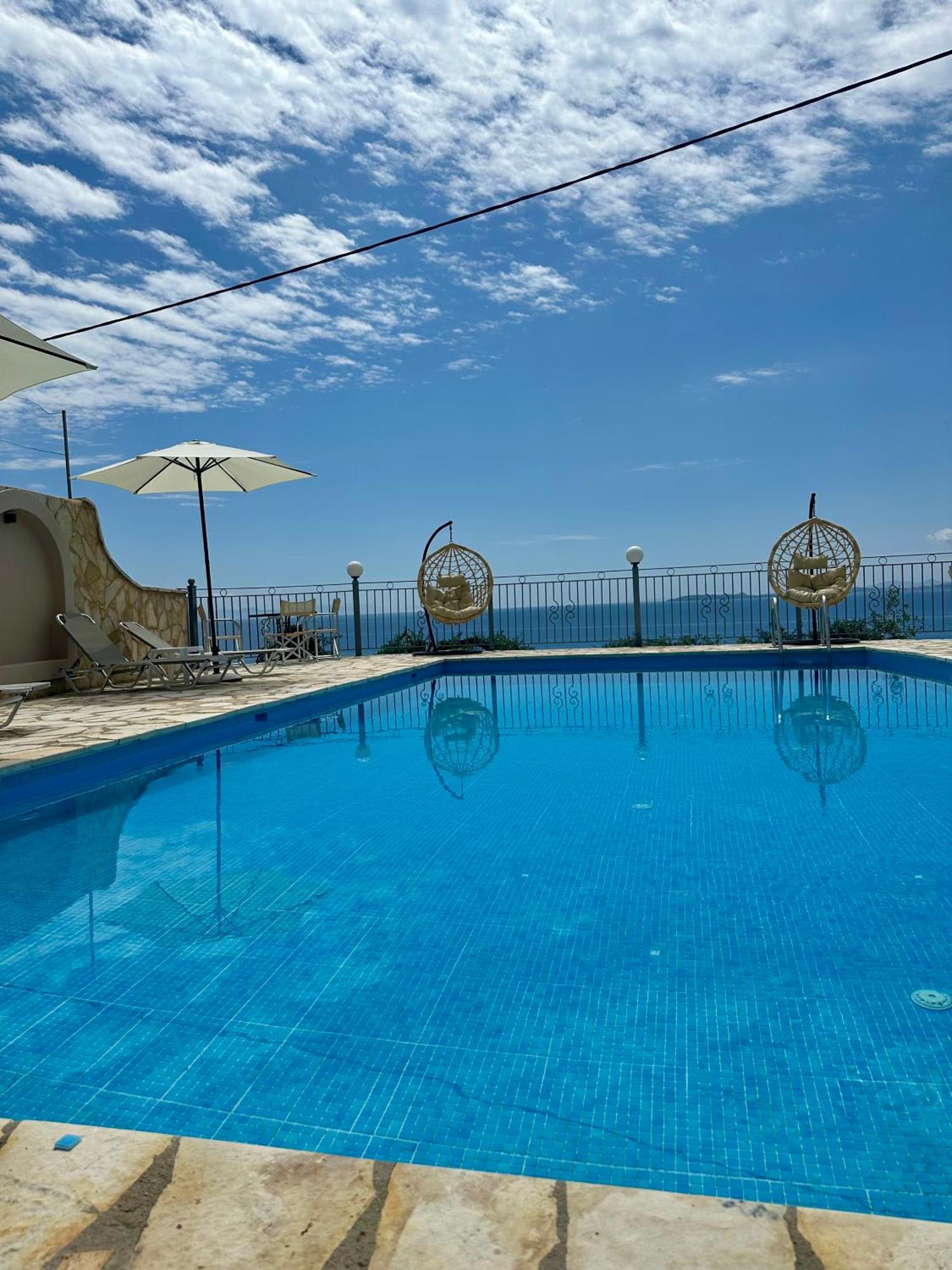 Vladimiros Apartments Barbati Exterior photo